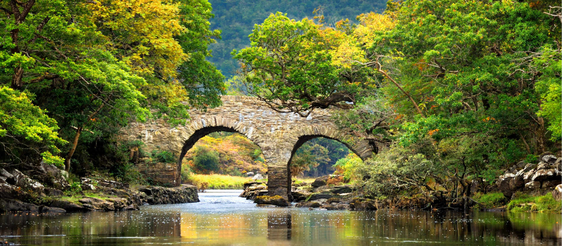 Irland_Killarney_lakes_Muckross_bridge_1900_831_shutterstock_136088672